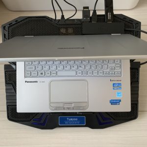 11.6インチノートPC(CF-AX2)を置いた状態②【ノートPC冷却パッド】