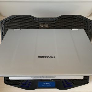 11.6インチノートPC(CF-AX2)を置いた状態【ノートPC冷却パッド】